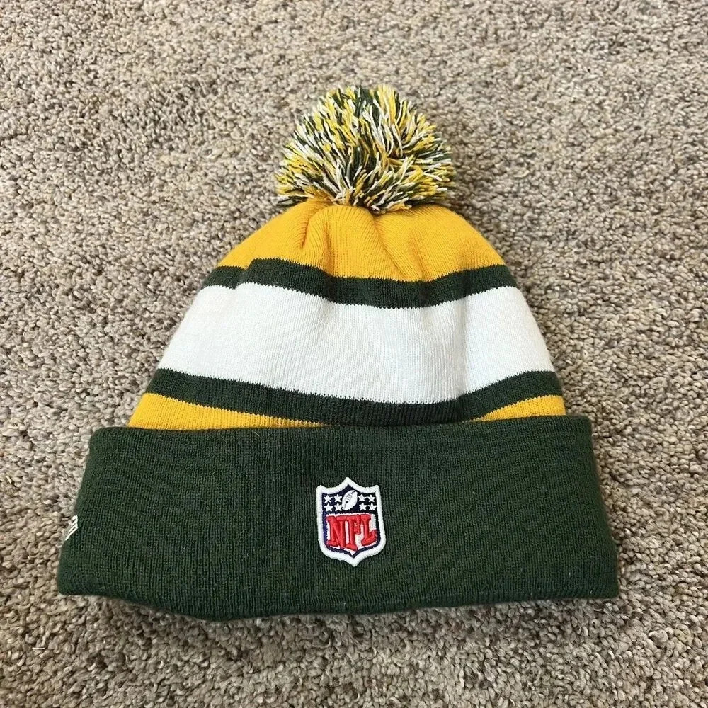 NFL Green Bay Packers Beanie Football Fan Thermal Hat Cap Tassel Poof Sports - Picture 4 of 11